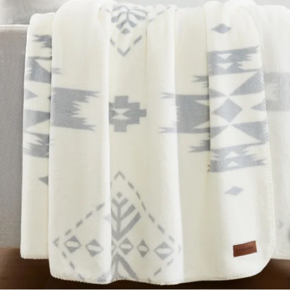 Pendleton Other - 💖Pendleton Plush Throw